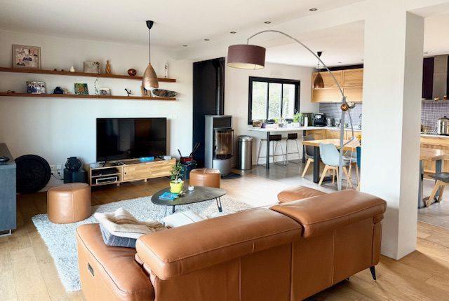 Maison - 227 m² - 9 pièces