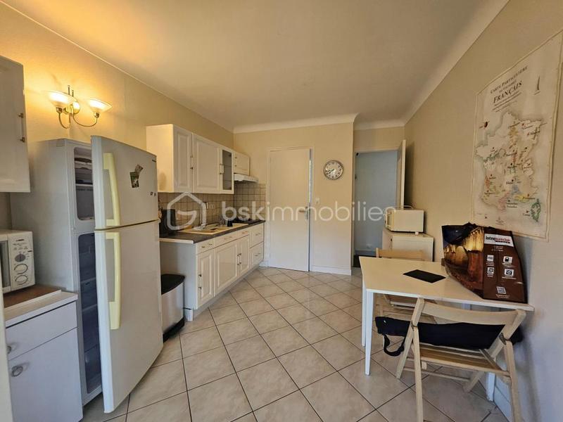 Maison traditionnelle - 184 m² - 6 pièces