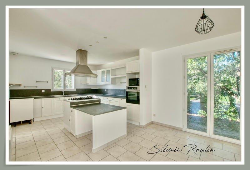 Maison - 104 m² - 5 pièces