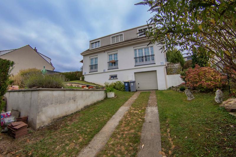 Maison - 122 m² - 6 pièces