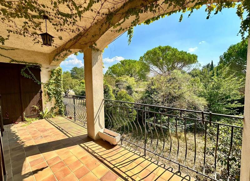 Villa - 213 m² - 7 pièces