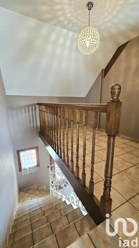 Maison - 180 m² - 8 pièces