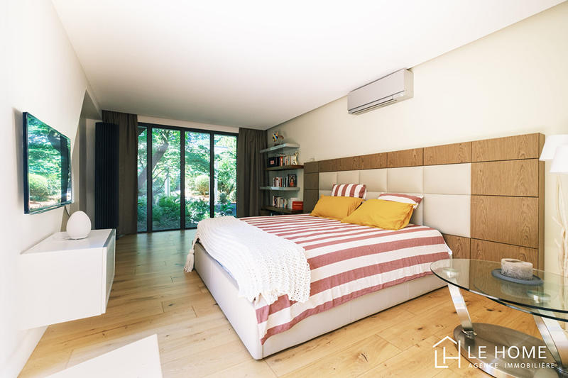 Maison - 260 m² - 7 pièces