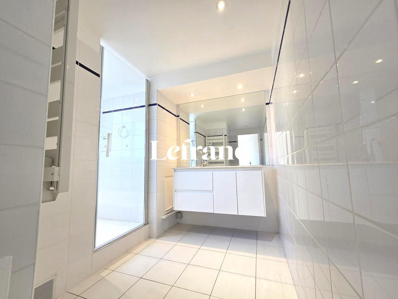 Appartement - 99 m² - 3 pièces