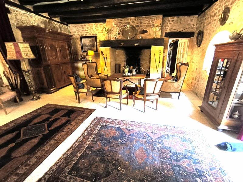 Maison - 196 m² - 9 pièces