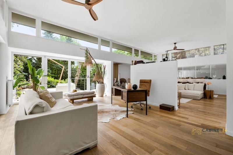 Maison - 585 m² - 10 pièces