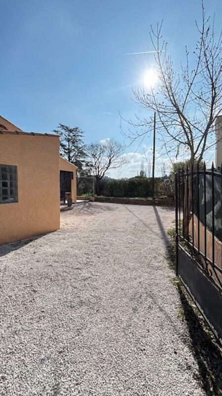 Maison - 80 m² - 5 pièces