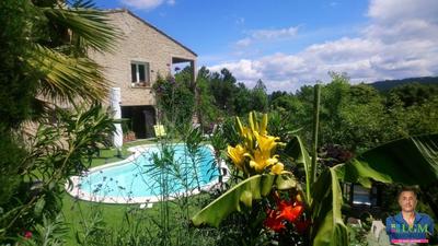 Villa - 193 m² - 6 pièces