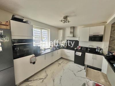 Pavillon - 95 m² - 5 pièces