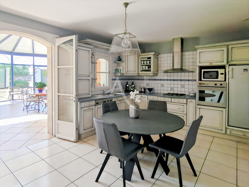 Maison - 246 m² - 6 pièces