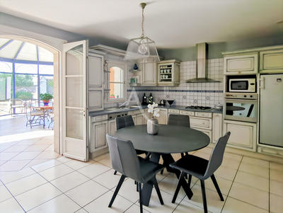 Maison - 246 m² - 6 pièces