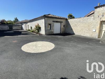 Maison - 210 m² - 6 pièces