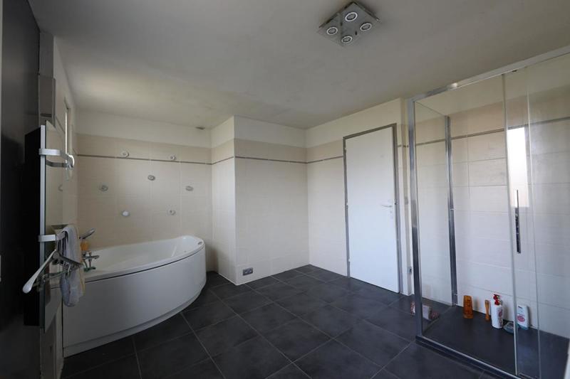 Maison - 122 m² - 6 pièces