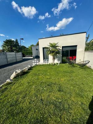 Maison - 90 m² - 3 pièces