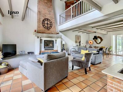Maison - 183 m² - 6 pièces