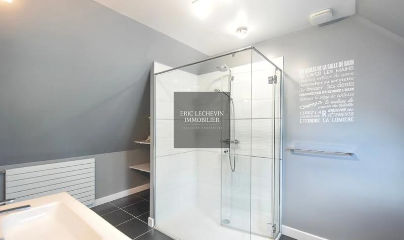 Maison - 293 m² - 8 pièces