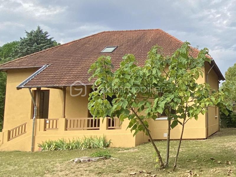 Maison - 158 m² - 9 pièces