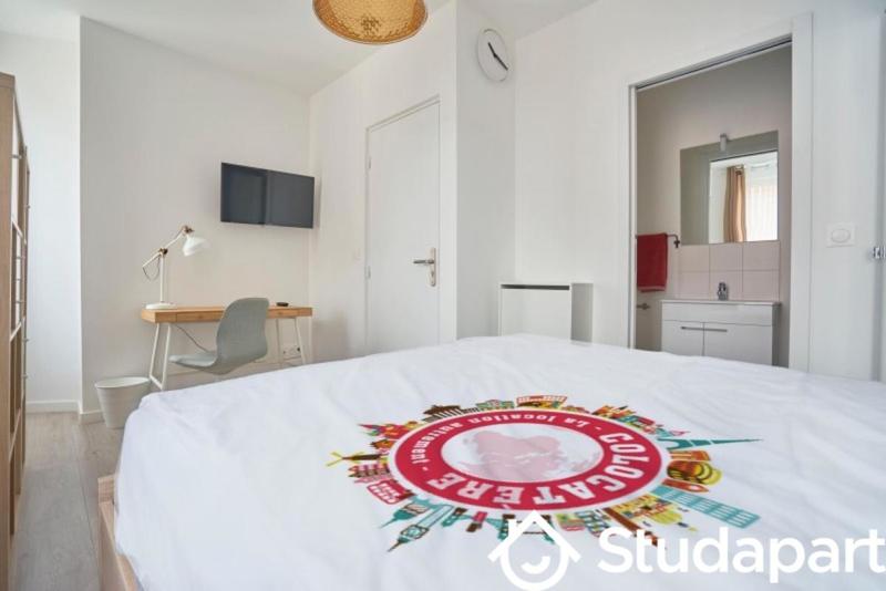 Chambre - 11 m² - 1 pièce