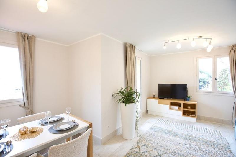 Maison - 211 m² - 8 pièces