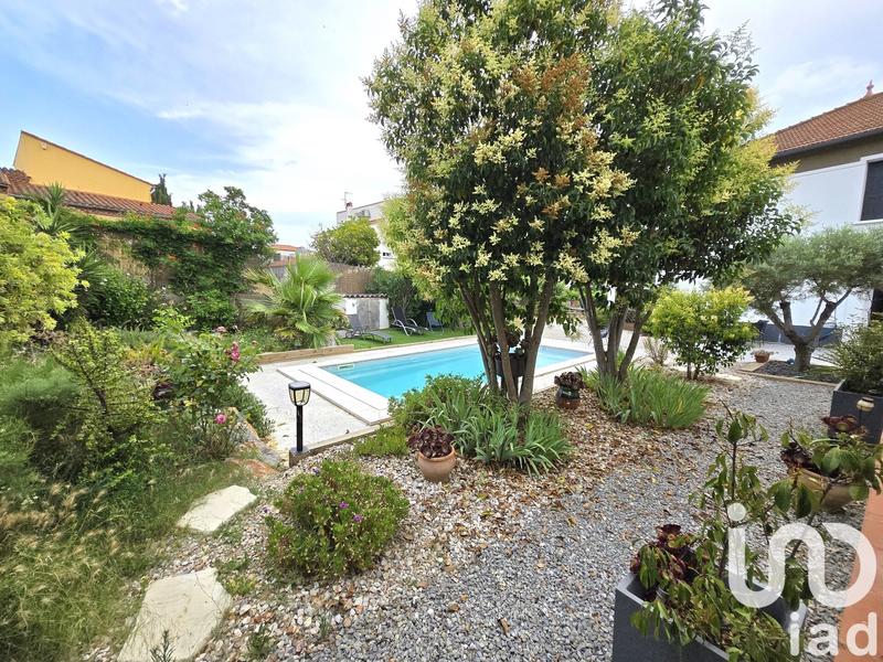 Maison - 300 m² - 12 pièces