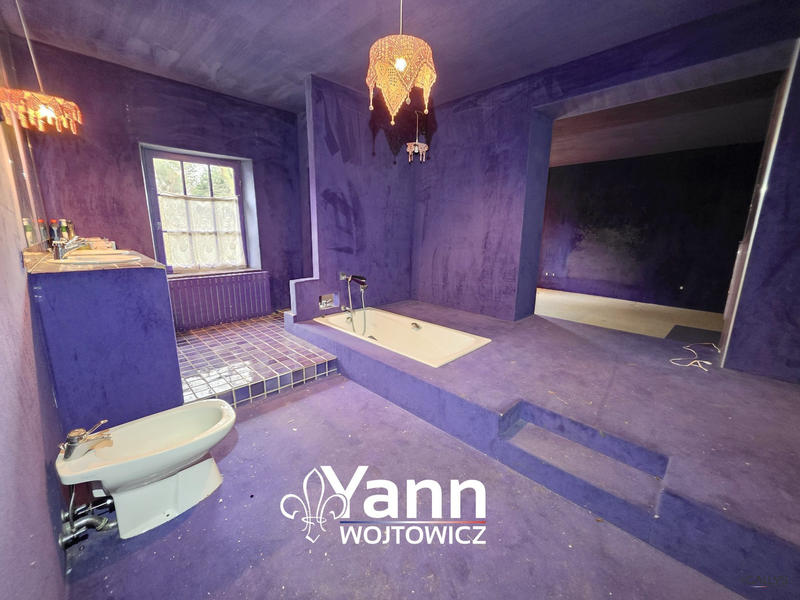 Maison - 270 m² - 7 pièces