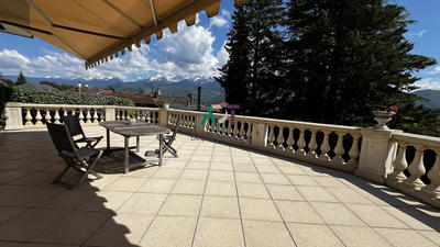 Maison - 249 m² - 9 pièces