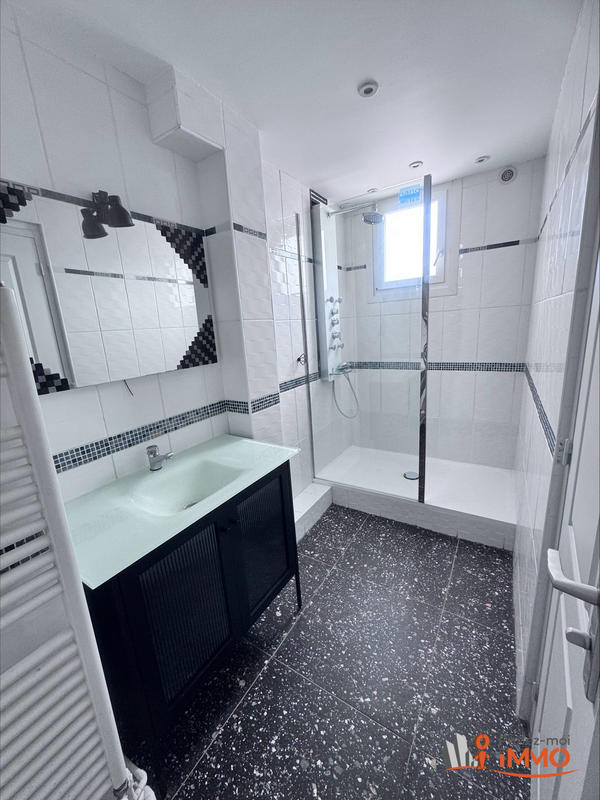 Appartement - 80 m² - 4 pièces