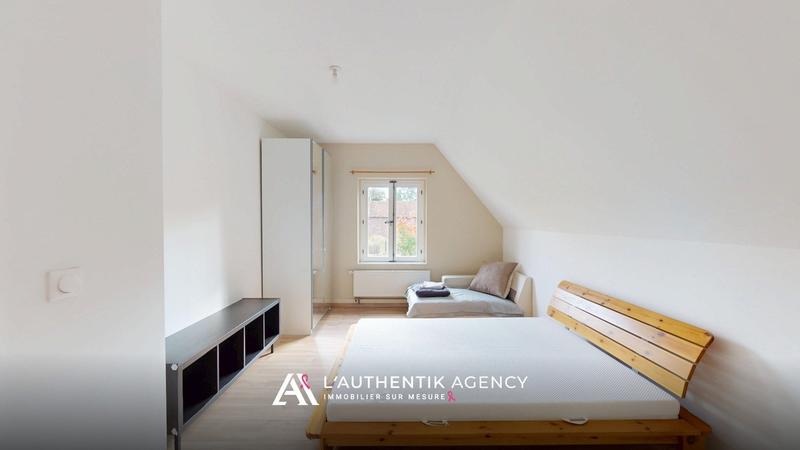 Maison traditionnelle - 192 m² - 7 pièces