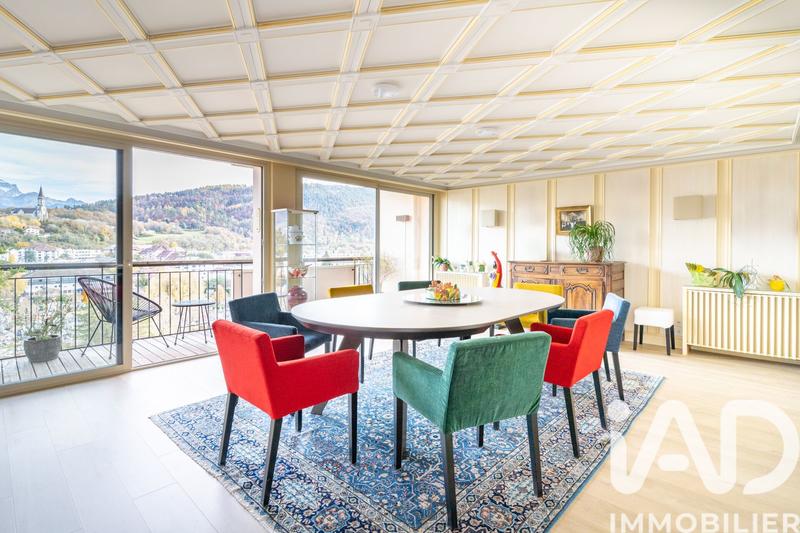 Appartement - 197 m² - 7 pièces