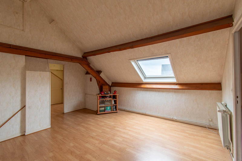 Maison - 245 m² - 8 pièces