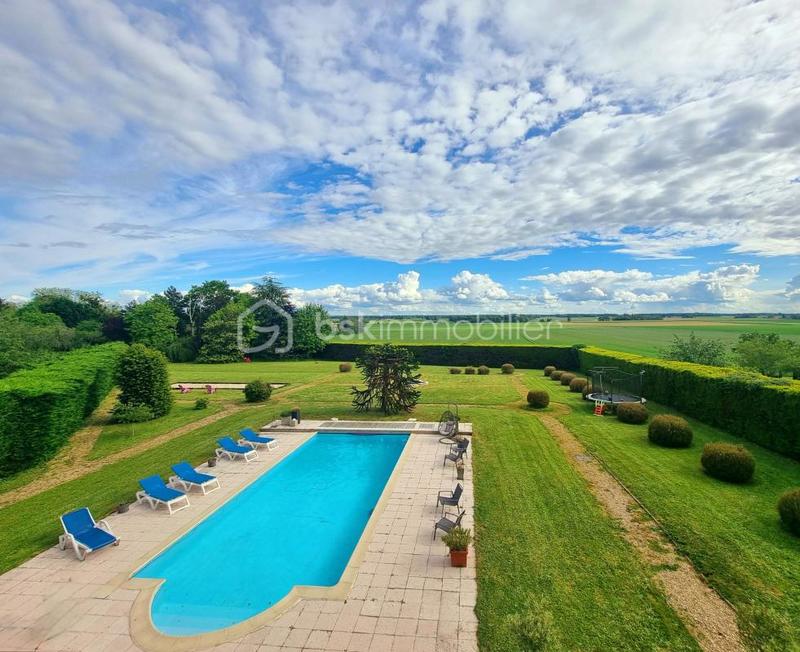 Maison en pierre - 245 m² - 8 pièces