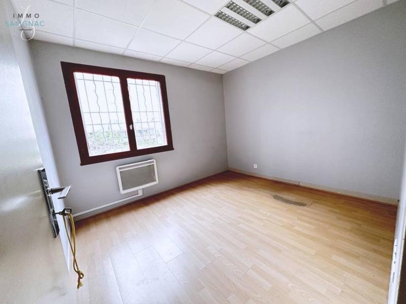 Bureau - 130 m² - 5 pièces