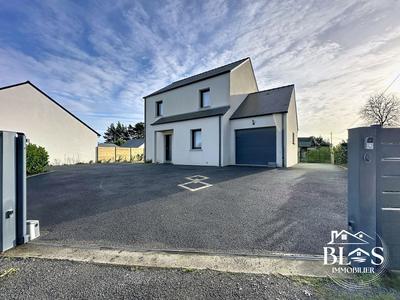 Maison traditionnelle - 99 m² - 5 pièces