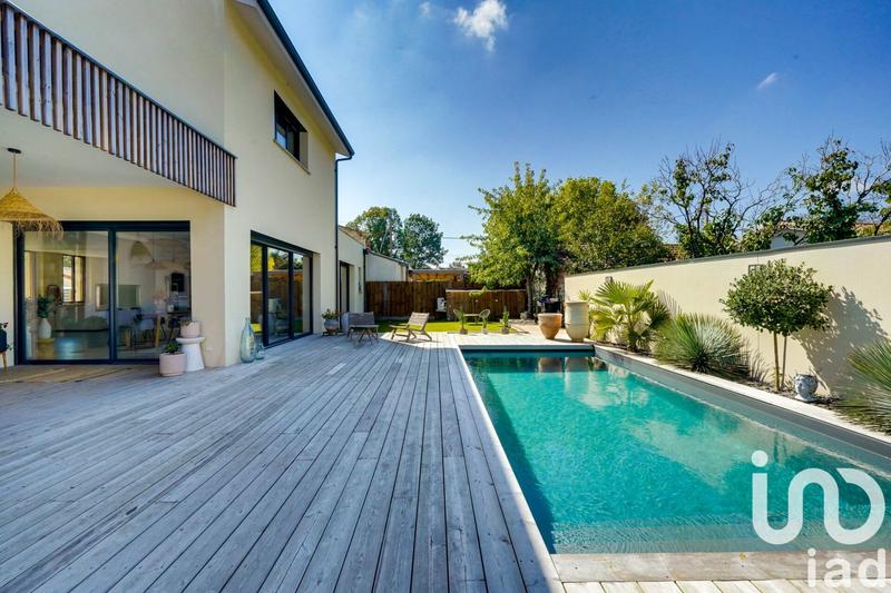 Maison - 200 m² - 6 pièces