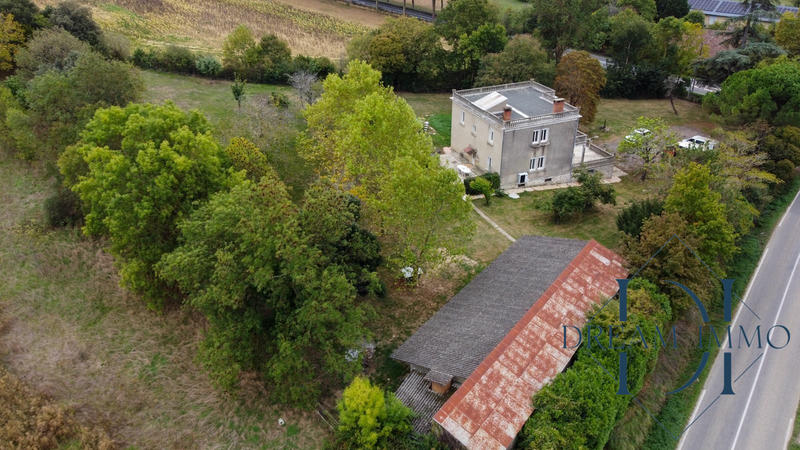 Maison - 204 m² - 8 pièces