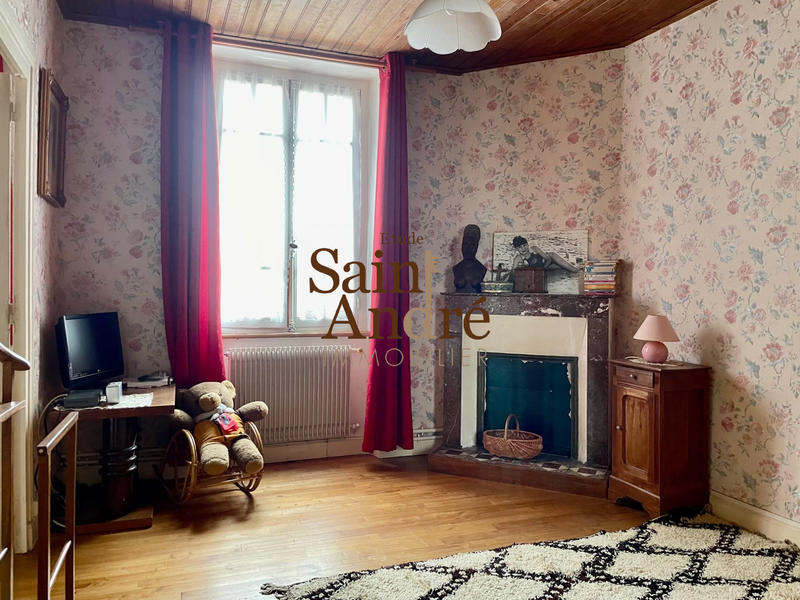 Maison - 200 m² - 9 pièces