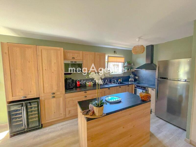 Maison - 90 m² - 5 pièces