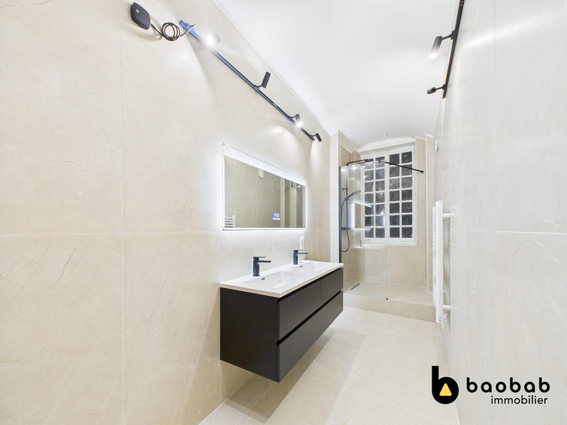 Appartement - 238 m² - 6 pièces