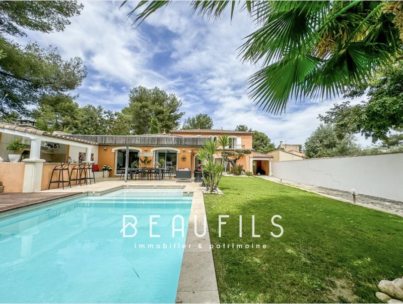 Maison - 228 m² - 7 pièces