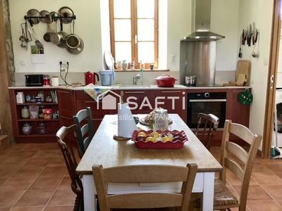 Maison - 186 m² - 6 pièces