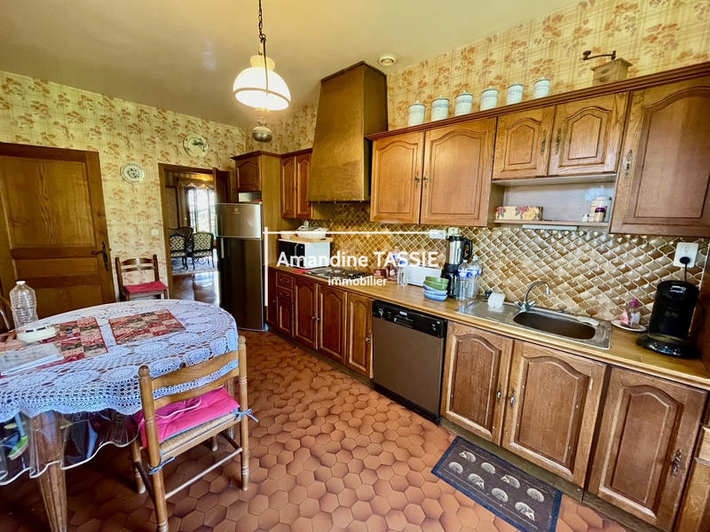 Maison - 230 m² - 8 pièces