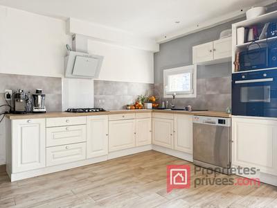 Maison - 189 m² - 9 pièces