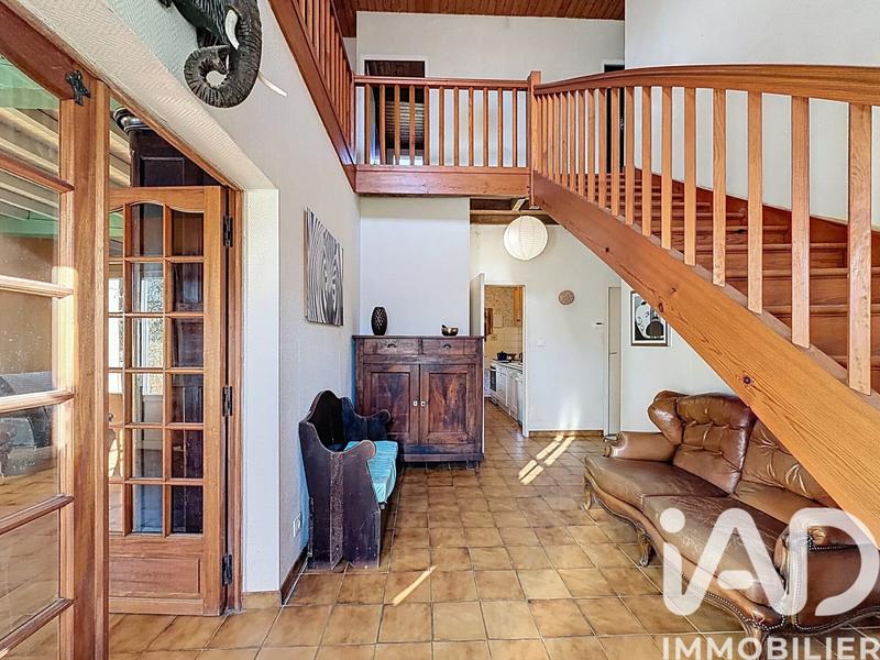 Maison - 213 m² - 7 pièces