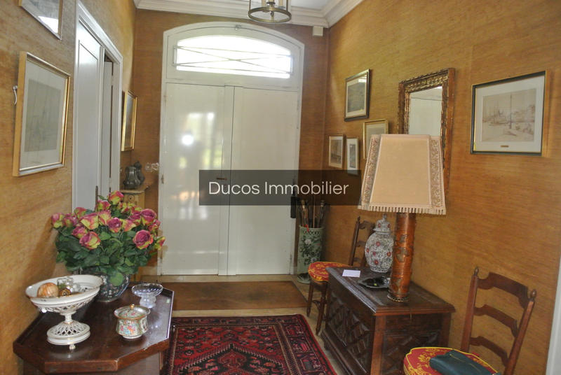 Maison - 221 m² - 8 pièces