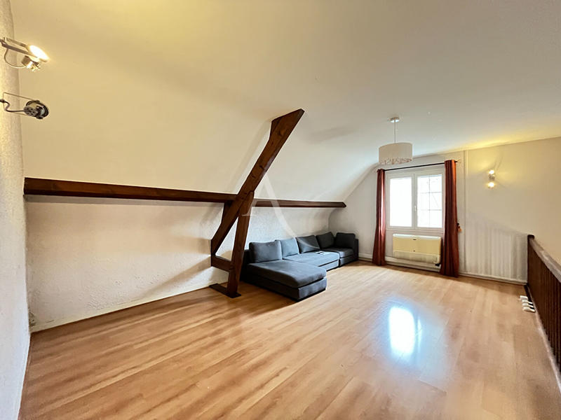 Maison - 177 m² - 7 pièces