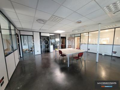 Local d'activité / Entrepôt - 484 m²