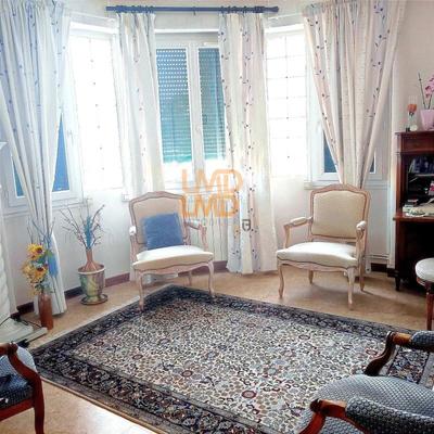 Appartement - 118 m² - 6 pièces