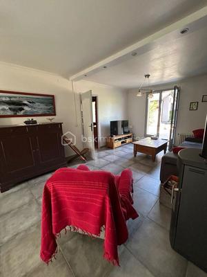 Maison - 95 m² - 5 pièces