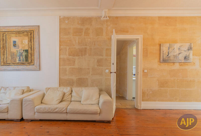 Maison - 194 m² - 7 pièces