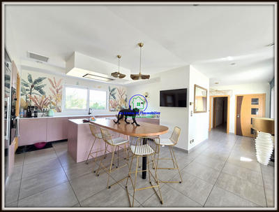 Maison - 191 m² - 7 pièces